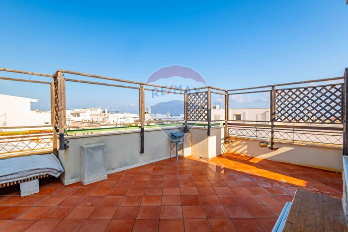 Appartamento bilocale in vendita in Via Pompeo Sarnelli, Polignano A Mare