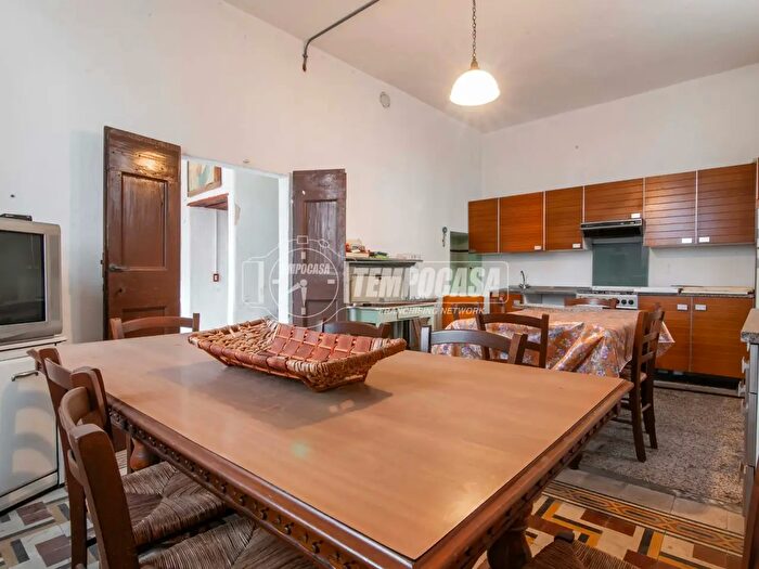 Casa con 6 locali in vendita in Via Madonna, Guanzate