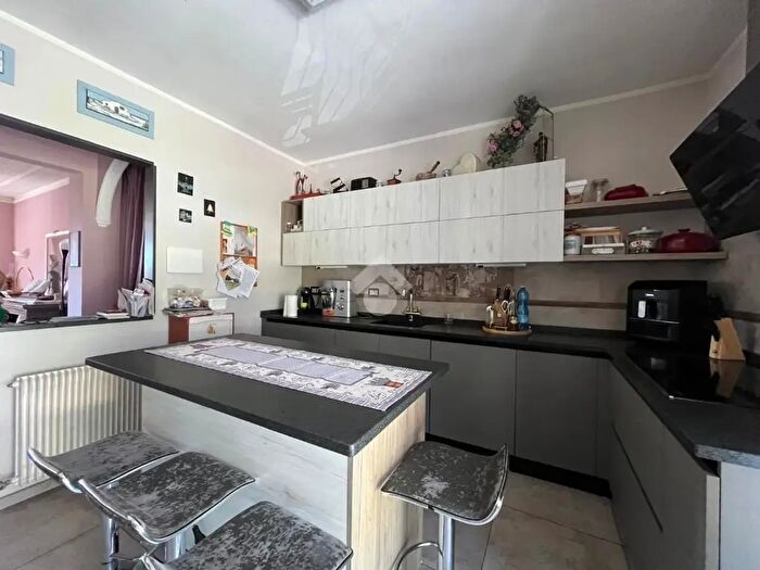 Appartamento con 5 locali in vendita in Via Terrarossa, Moconesi