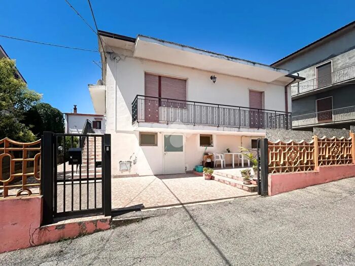 Casa quadrilocale in vendita in Via della Repubblica, Spoltore