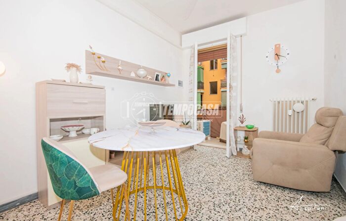 Appartamento trilocale in vendita in Via Puccini, Modena