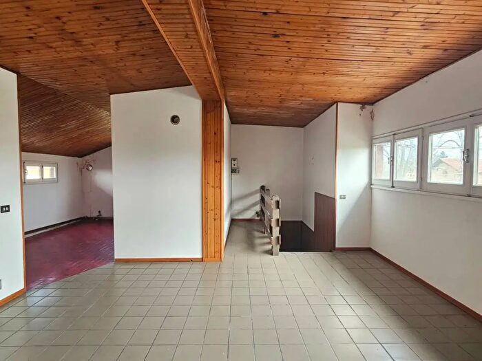 Appartamento trilocale in vendita in Via Campo Sportivo, Oleggio