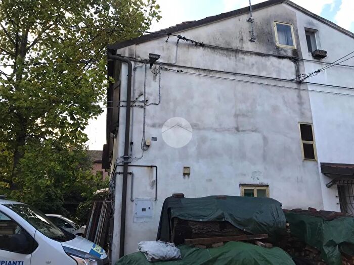 Casa trilocale in vendita in Via Modena, Ferrara