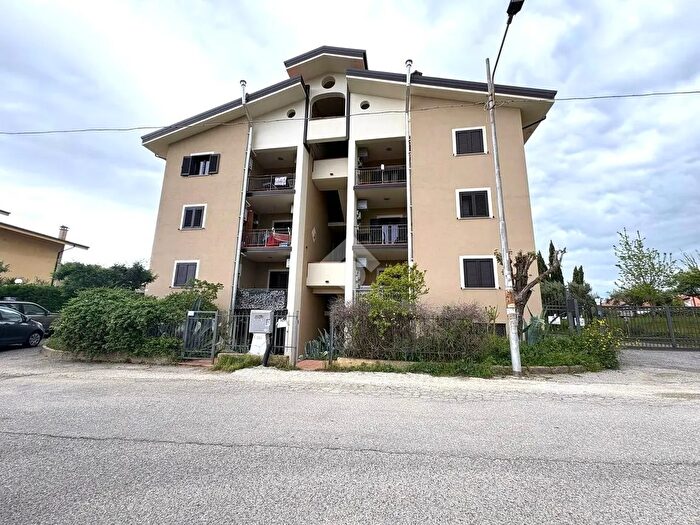 Appartamento trilocale in vendita in Via Settimio Severo, Rende