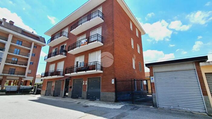 Appartamento trilocale in affitto in Via Redipuglia, Gassino Torinese