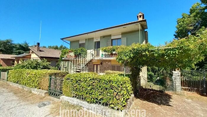 Casa con 10 locali in vendita in San Venanzo