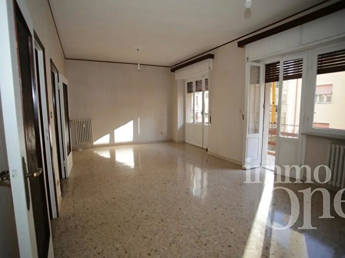 Appartamento con 7 locali in vendita in Via Antonio Labriola, Livorno