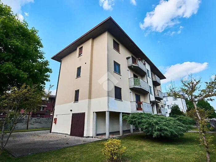 Appartamento trilocale in vendita in Via Martin Luther King, Spino DAdda
