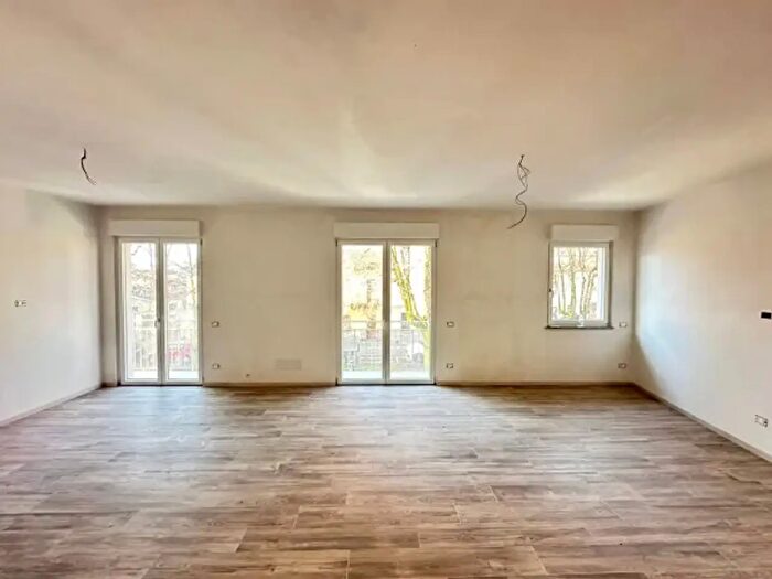 Appartamento trilocale in vendita in Galliate