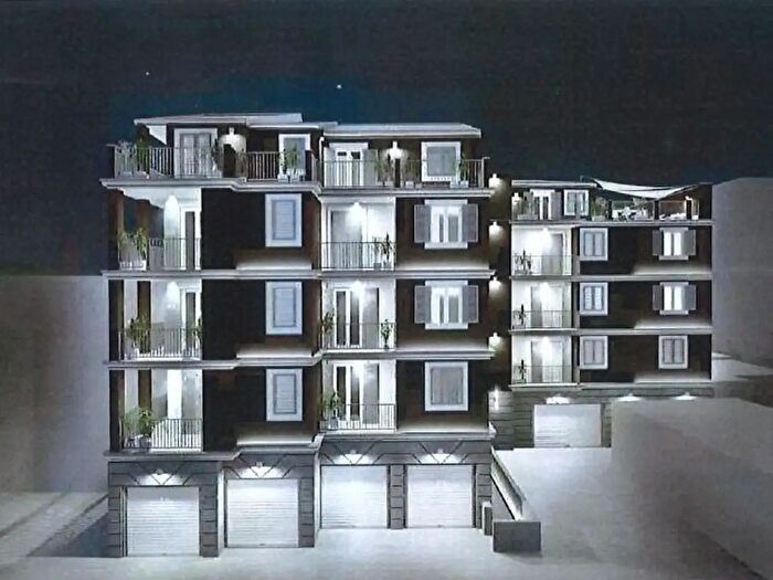 Appartamento trilocale in vendita in Via Carmine Guadagno, Pomigliano DArco