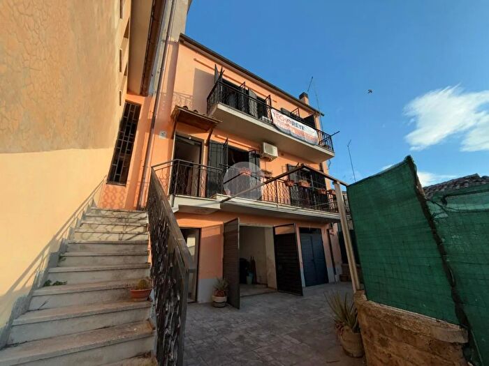 Appartamento quadrilocale in vendita in Via delle Fontanelle, Magliano Sabina