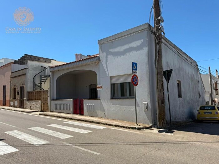 Appartamento con 8 locali in vendita in Azionale, Alessano