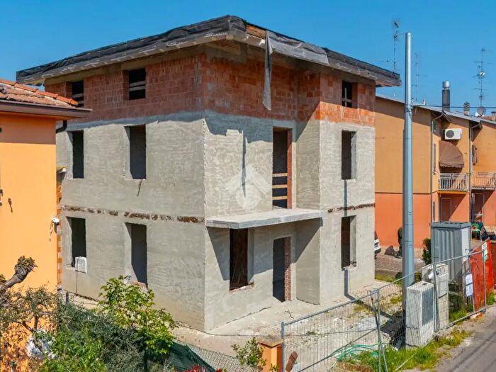Casa trilocale in vendita in Via l Gasparotto, Carpi