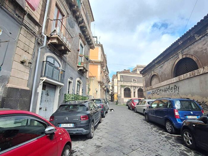 Appartamento bilocale in affitto in Via Serravalle, Centro Storico, Catania