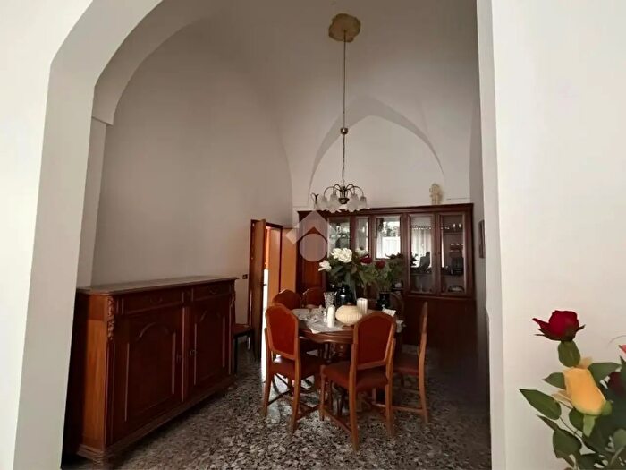 Appartamento con 7 locali in vendita in Via Regina Elena, Neviano