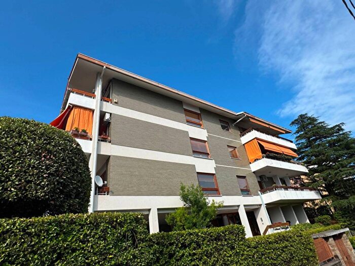 Appartamento con 5 locali in affitto in Via di Romagna, Scorcola, Trieste