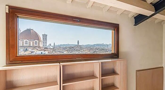 Appartamento con 8 locali in vendita in Firenze, Firenze