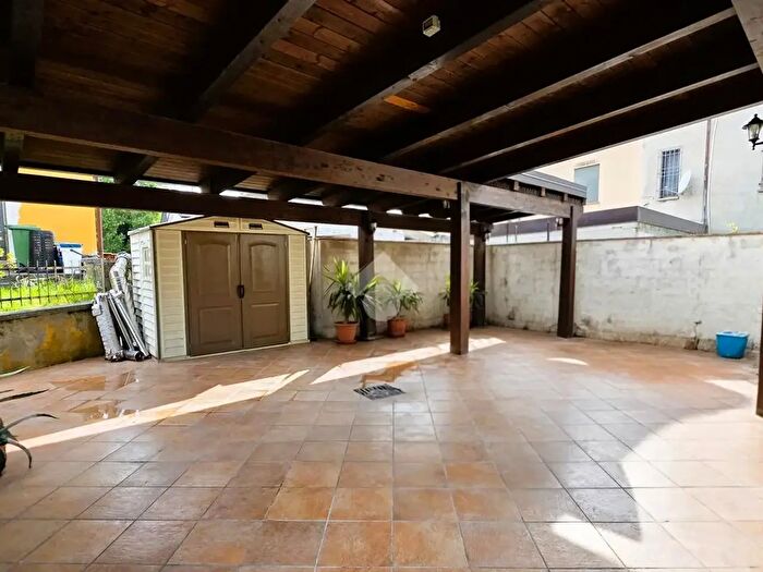Casa quadrilocale in vendita in Via Fabio Filzi, Motteggiana