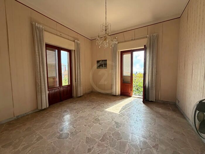 Casa con 5 locali in vendita in Via Bertino, Nicolosi