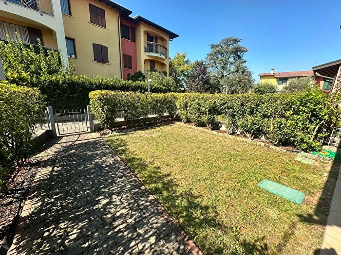 Casa quadrilocale in vendita in Mantova