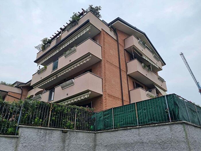 Appartamento trilocale in vendita in Via San Pietro, Solaro