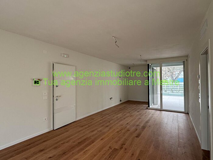 Appartamento con 5 locali in vendita in Via Castellana, Venezia