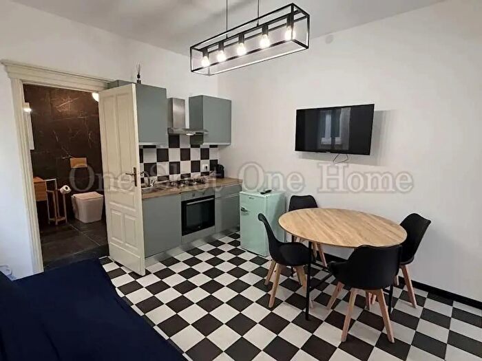 Appartamento con 5 locali in vendita in Via Monfalcone, Siracusa