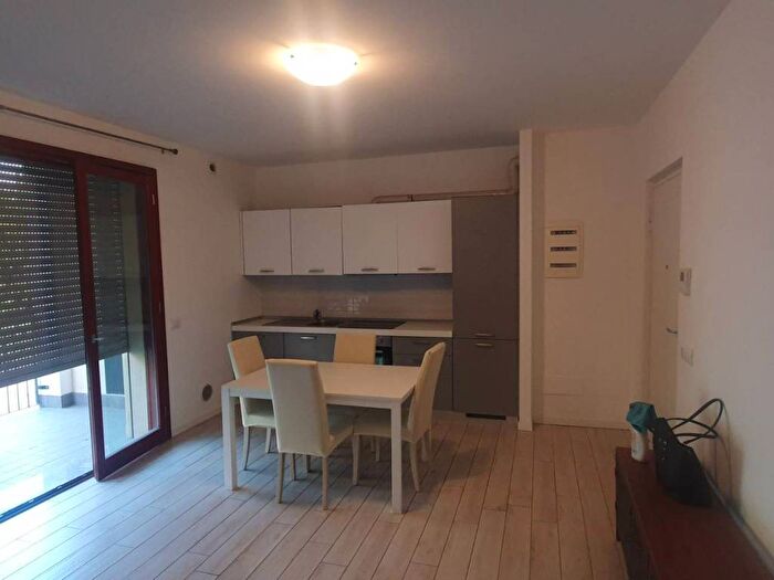 Appartamento trilocale in affitto in Viale Giovanni da Cermenate, Cermenate Abbiategrasso, Milano