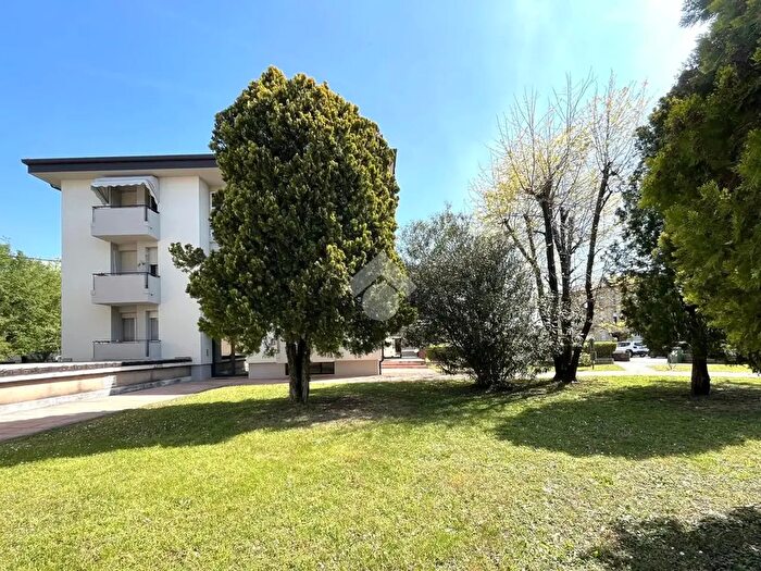 Appartamento trilocale in vendita in Via Romagna, Bassano Del Grappa