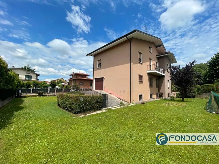 Case in Vendita e in Affitto - 3