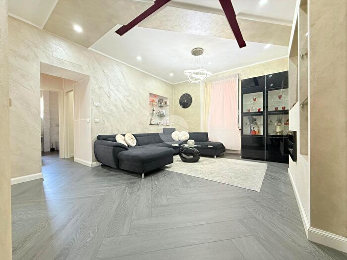 Appartamento quadrilocale in vendita in Via Caterina Rossi, Genova