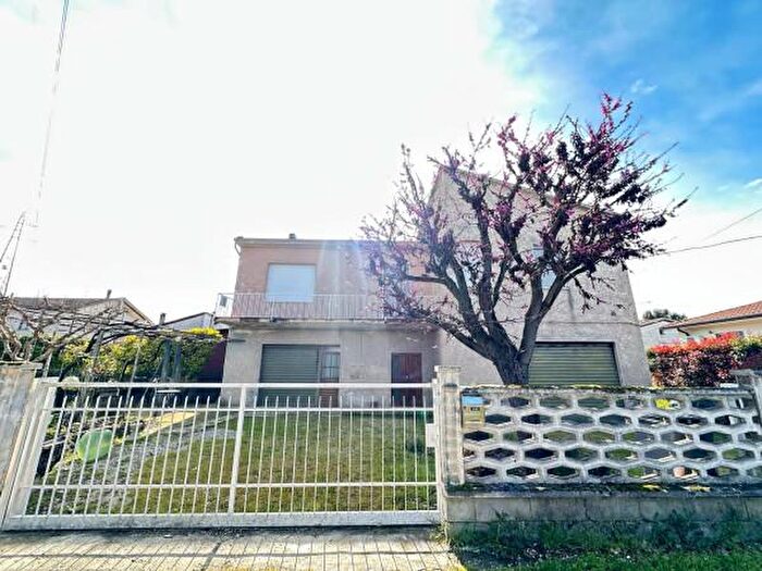 Casa con 6 locali in vendita in Via Lago Trasimeno, Spello