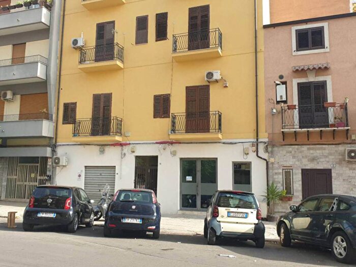 Appartamento trilocale in affitto in Via Noce, Noce, Palermo