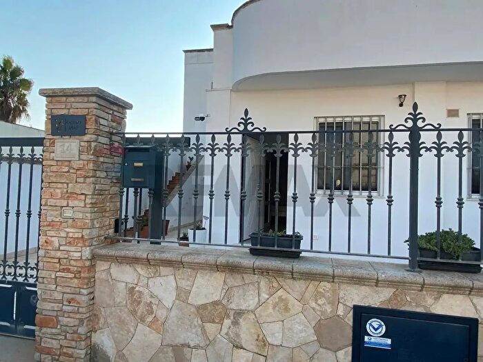 Casa con 9 locali in vendita in Via Isole Tremiti, Nardo