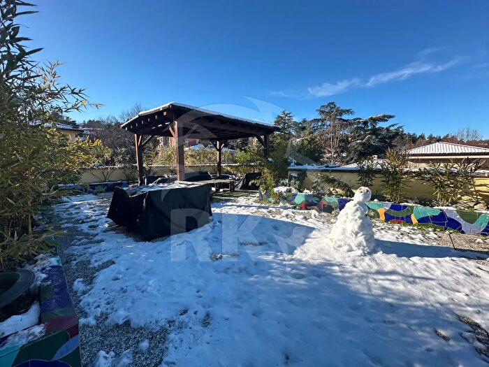 Appartamento con 5 locali in vendita in Via delle Rose, Bologna