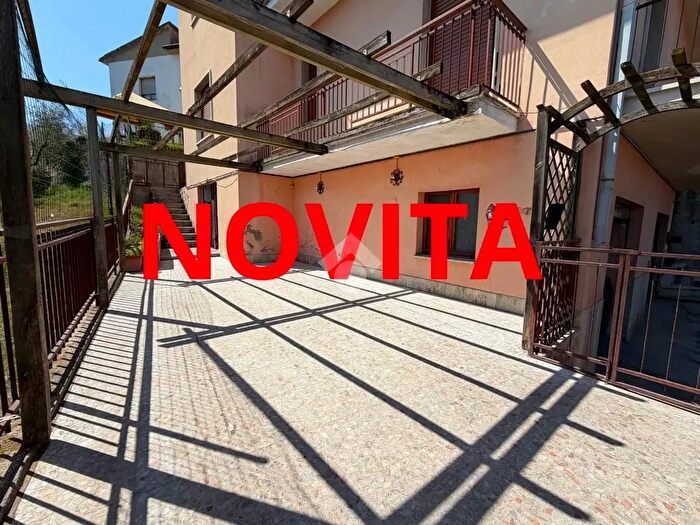Appartamento quadrilocale in vendita in Salita delle Scalette, Narni