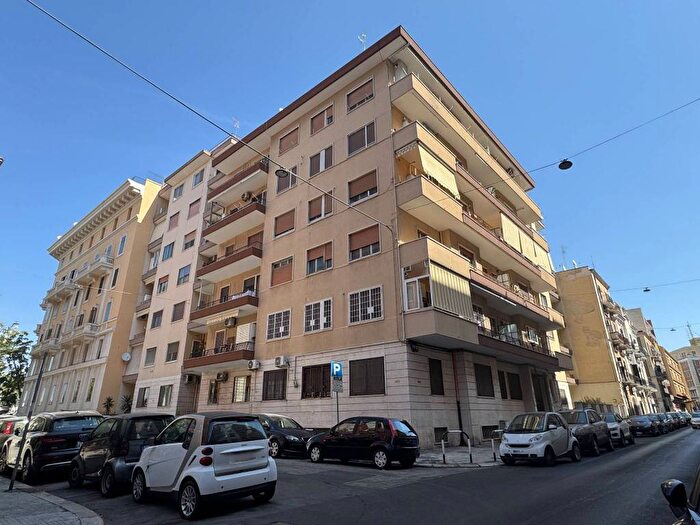 Appartamento trilocale in affitto in via murat a, Murat, Bari