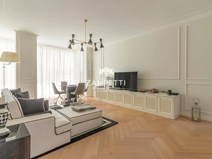 Appartamento trilocale in vendita in Via Tuberose, Milano
