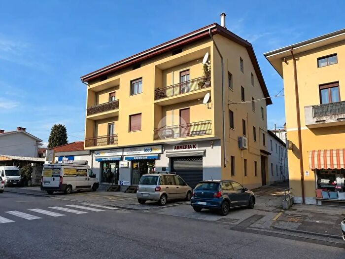 Appartamento con 5 locali in vendita in Via Privata Oropa, Ivrea