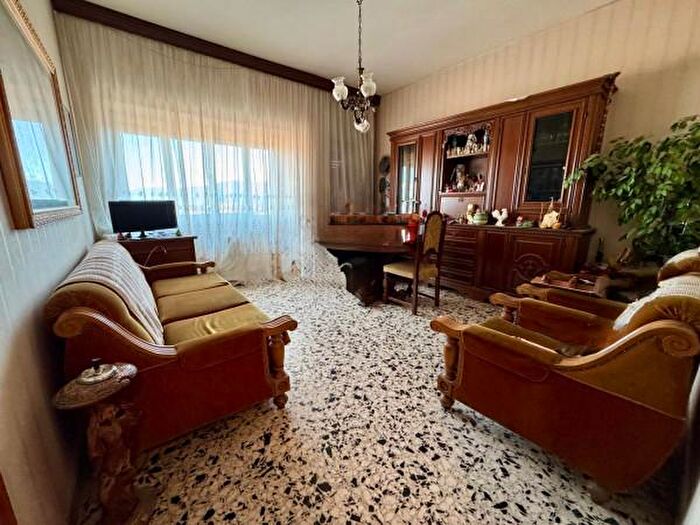 Appartamento con 5 locali in affitto in Via Vezzia, Avezzano