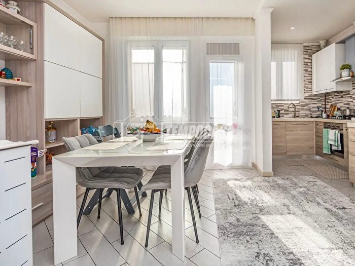 Appartamento quadrilocale in vendita in Via Leoncavallo, Melzo