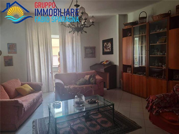 Casa con 6 locali in vendita in via crocelle, Falciano del Massico