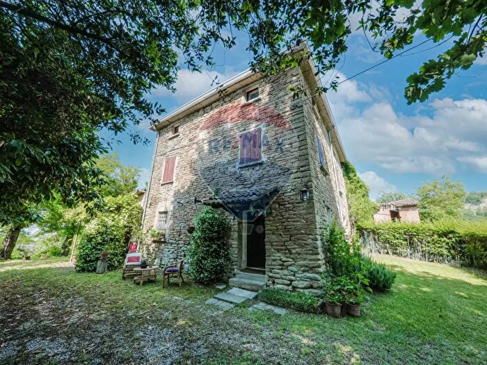 Casa con 9 locali in vendita in Via Valletta, Brisighella