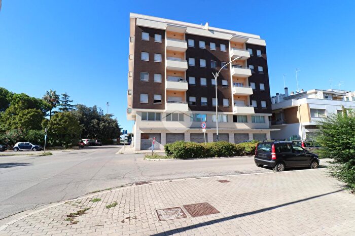 Appartamento con 5 locali in vendita in Via I Nievo, Giulianova