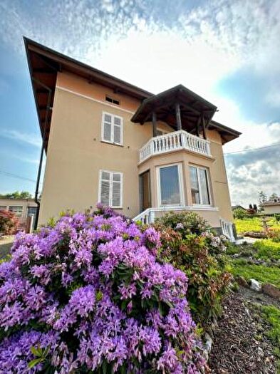 Casa con 6 locali in vendita in Via per Castelletto Cervo, Cossato