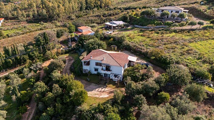 Casa con 7 locali in vendita in Siniscola