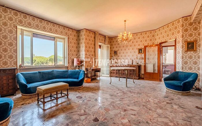 Appartamento con 5 locali in vendita in Via Monfalcone, Viterbo