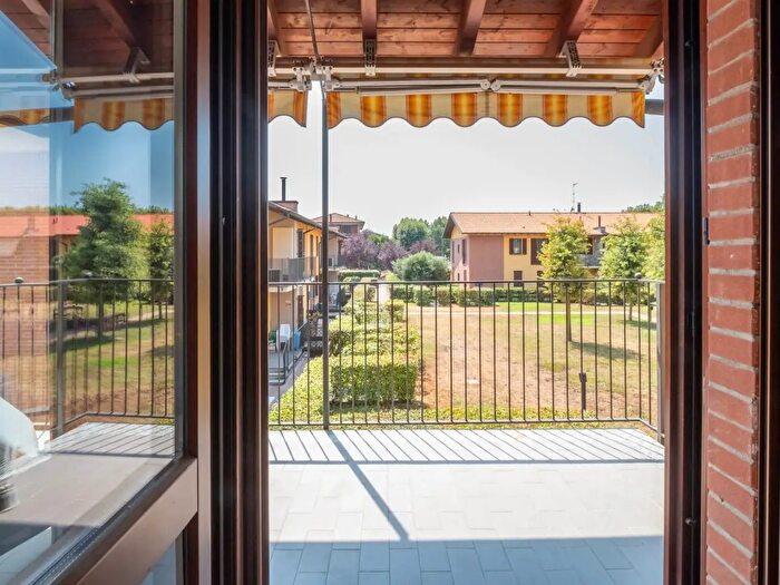 Appartamento trilocale in vendita in Via Giuseppe Verdi, Robecco Sul Naviglio