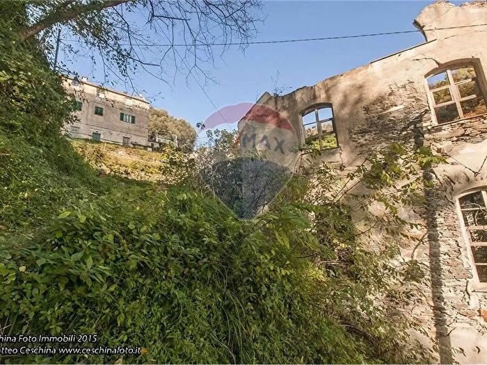 Appartamento con 5 locali in vendita in Via Vesima, Genova