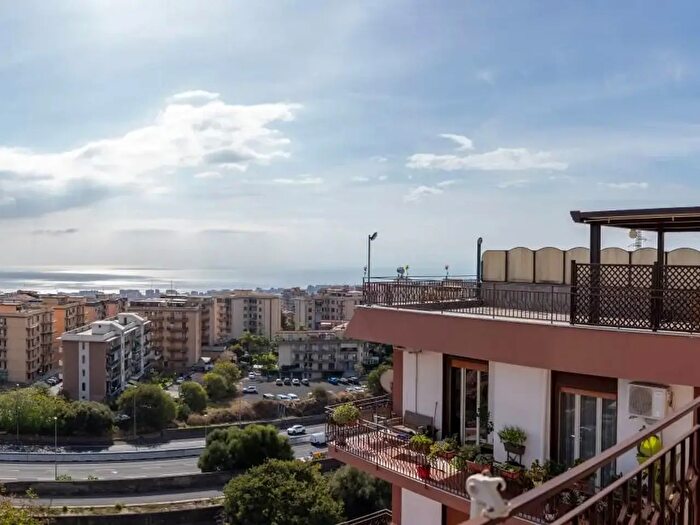 Appartamento con 5 locali in vendita in Tremestieri Etneo